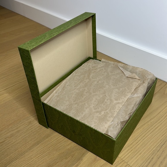 Empty Gucci Shoe Box - Picture 7 of 8
